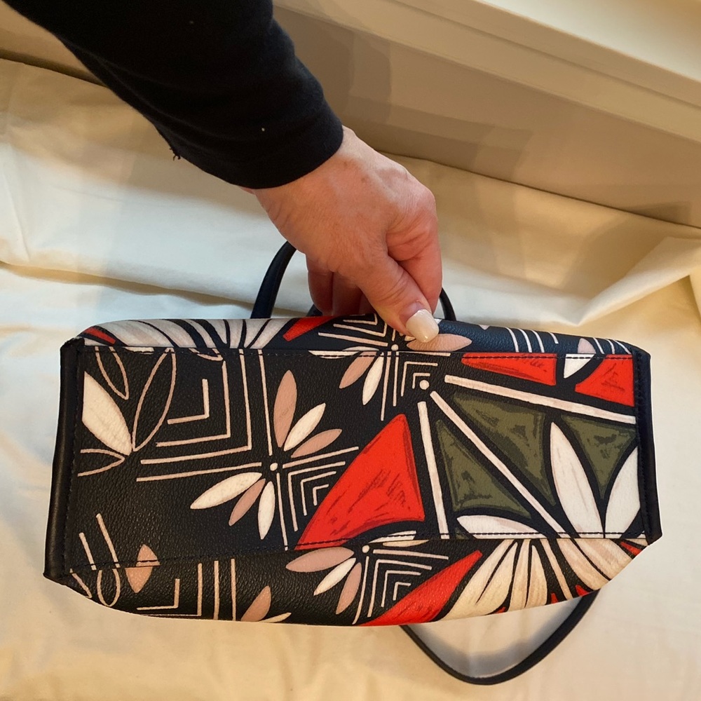 🌺 Tory Burch Coated Canvas Tote 🌺 - Picture 5 of 8